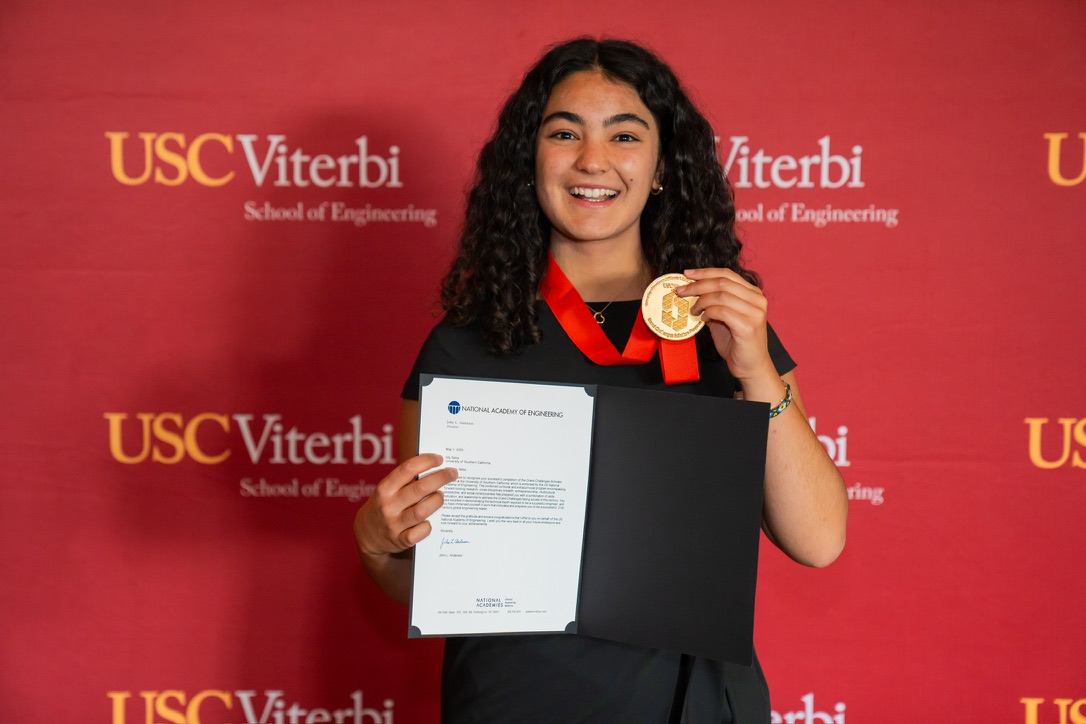 Allyson Awarded with USC Viterbi Grand Challenges Scholar Distinguishment